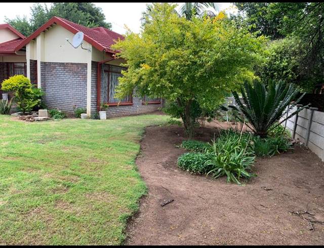 4 BEDROOM HOUSE FOR SALE IN PENINA PARK